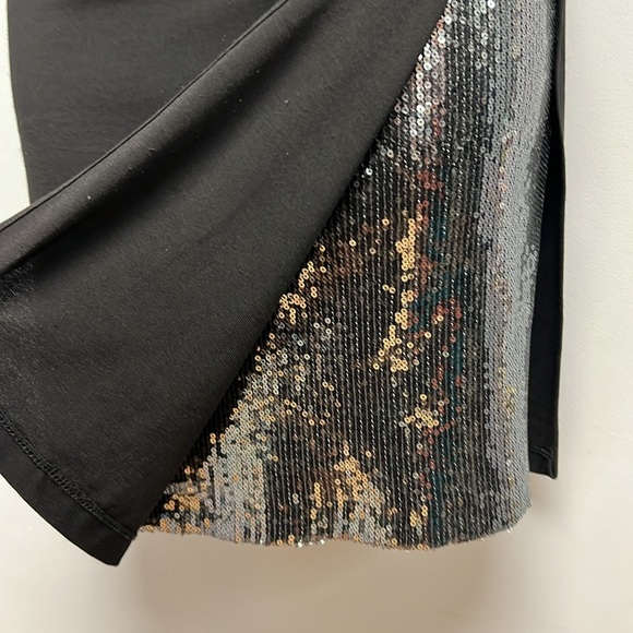 Scarlett Scoop Neck Peek a Boo Sequined Dress Size 8 - Picture 2 of 9